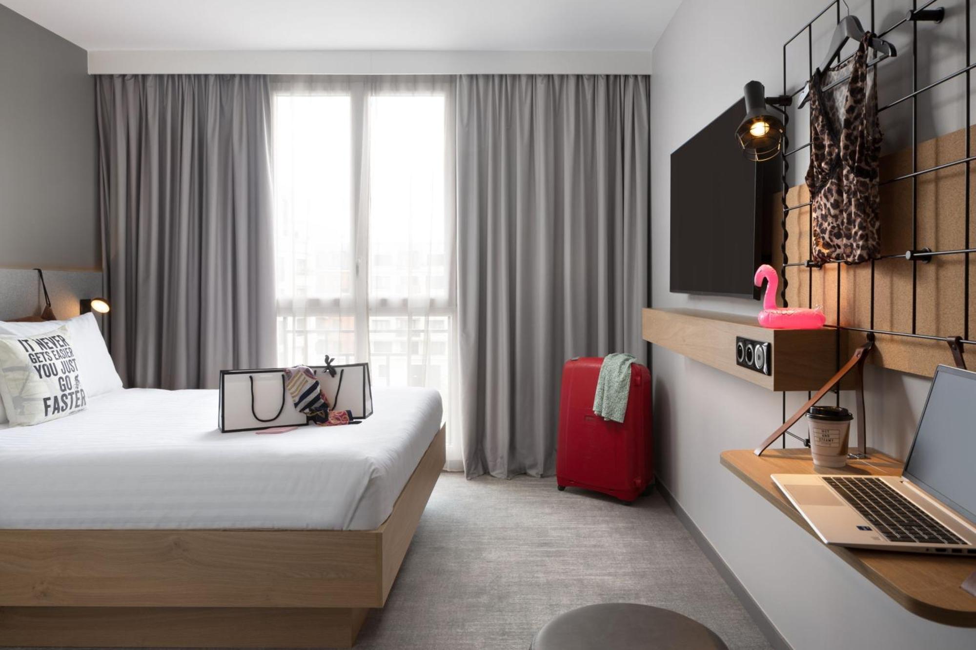 Moxy Paris Кламар Экстерьер фото