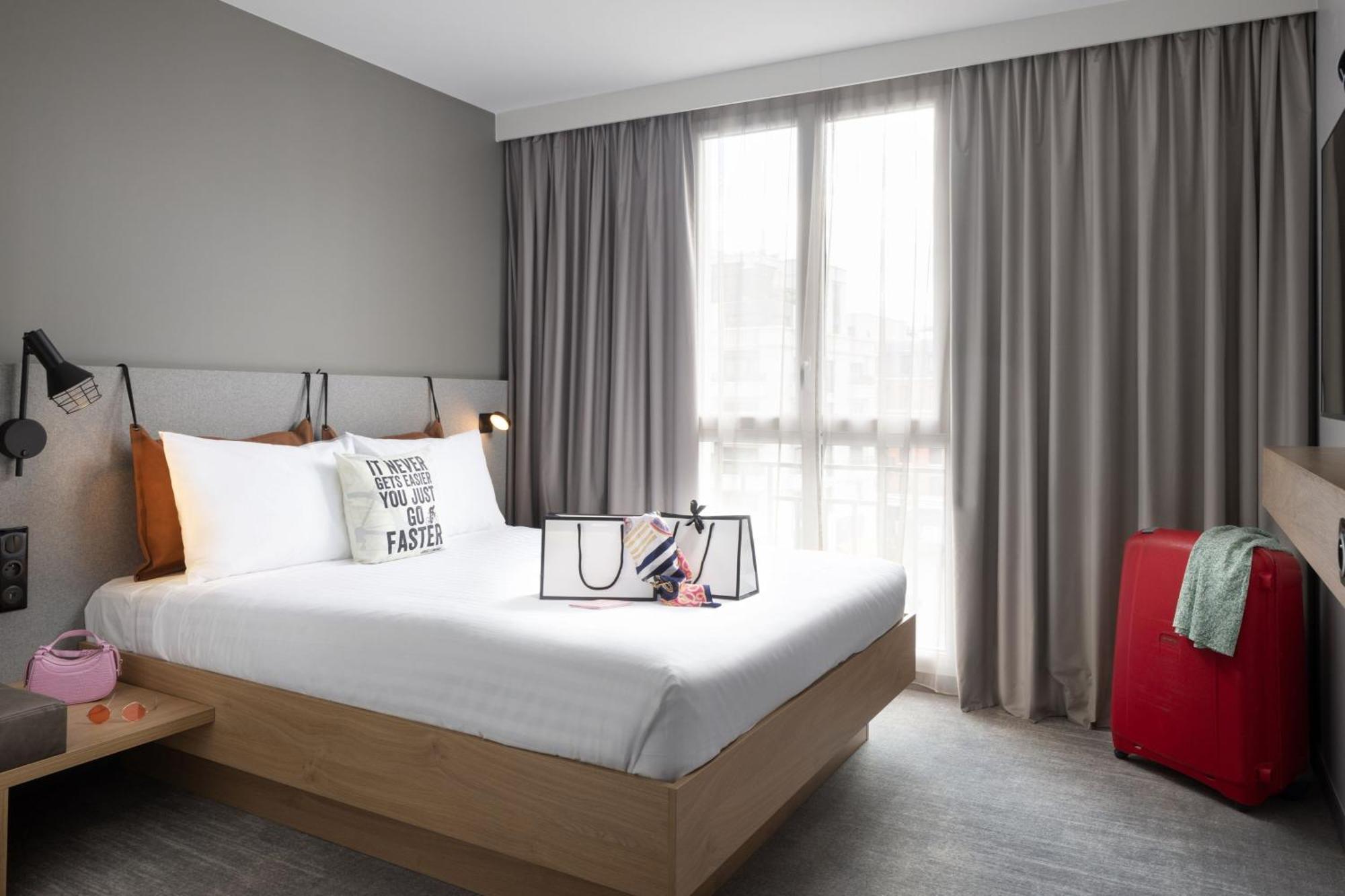 Moxy Paris Кламар Экстерьер фото