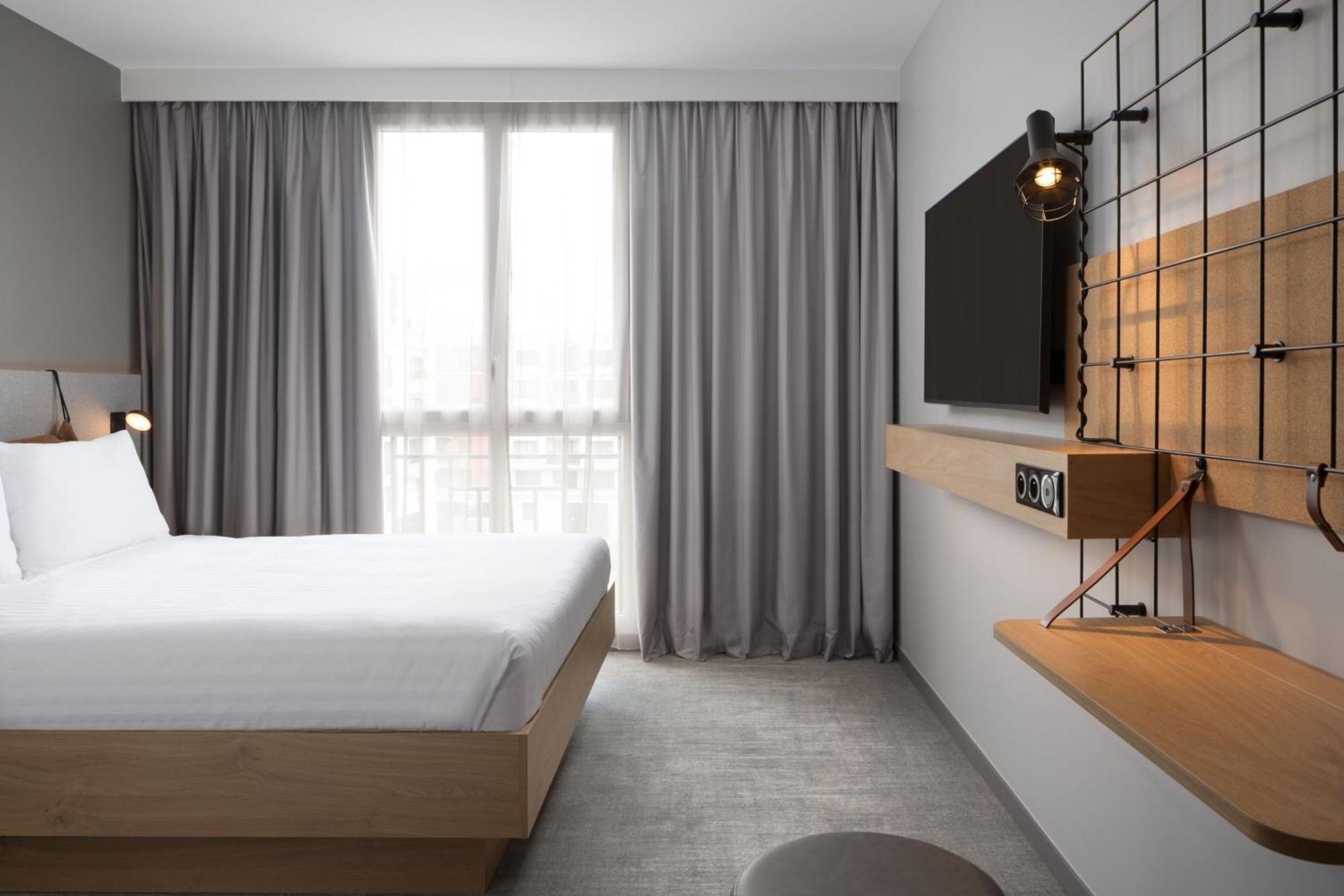 Moxy Paris Кламар Экстерьер фото