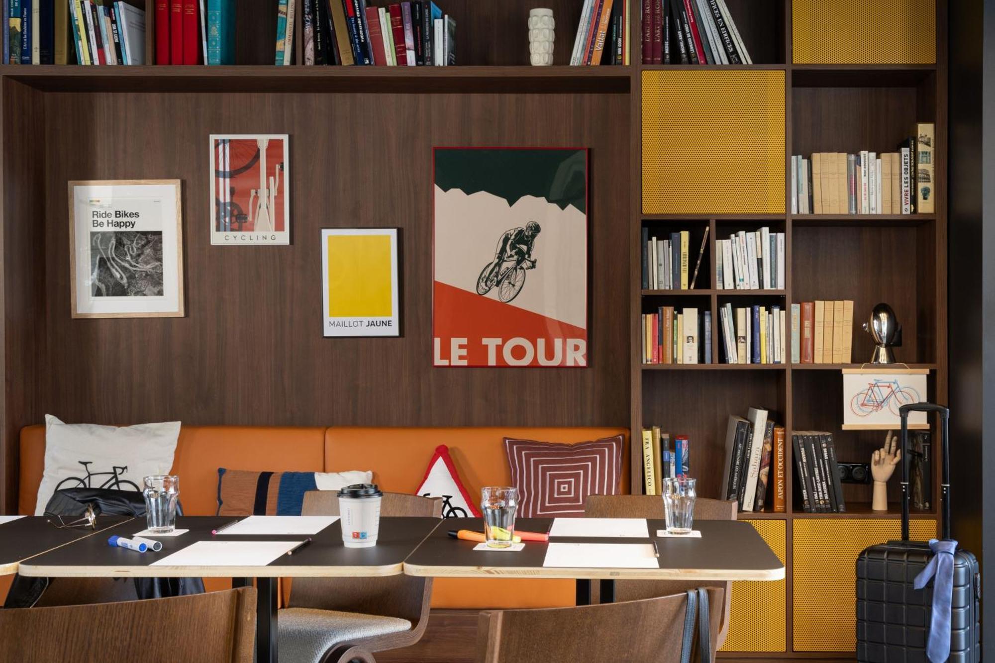 Moxy Paris Кламар Экстерьер фото