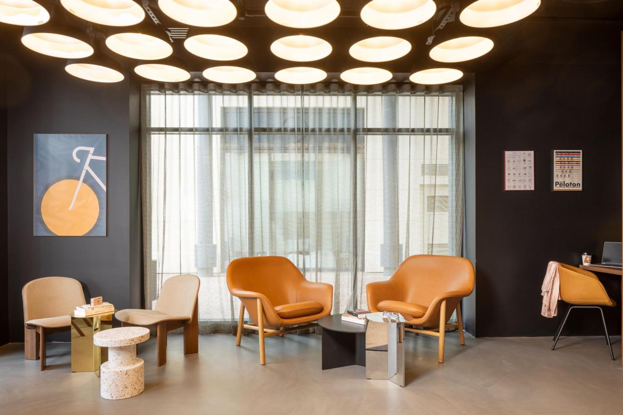 Moxy Paris Кламар Экстерьер фото
