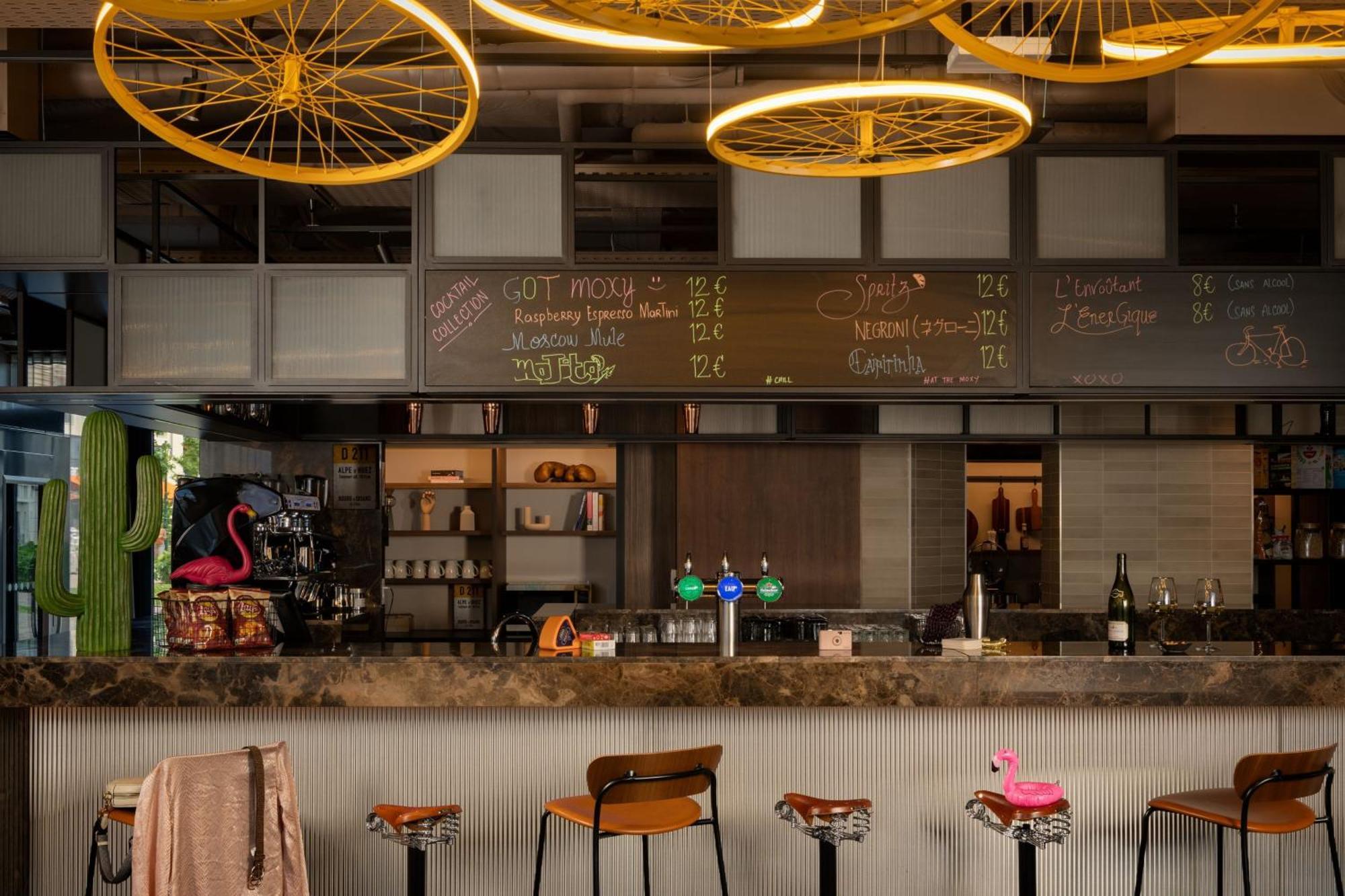 Moxy Paris Кламар Экстерьер фото