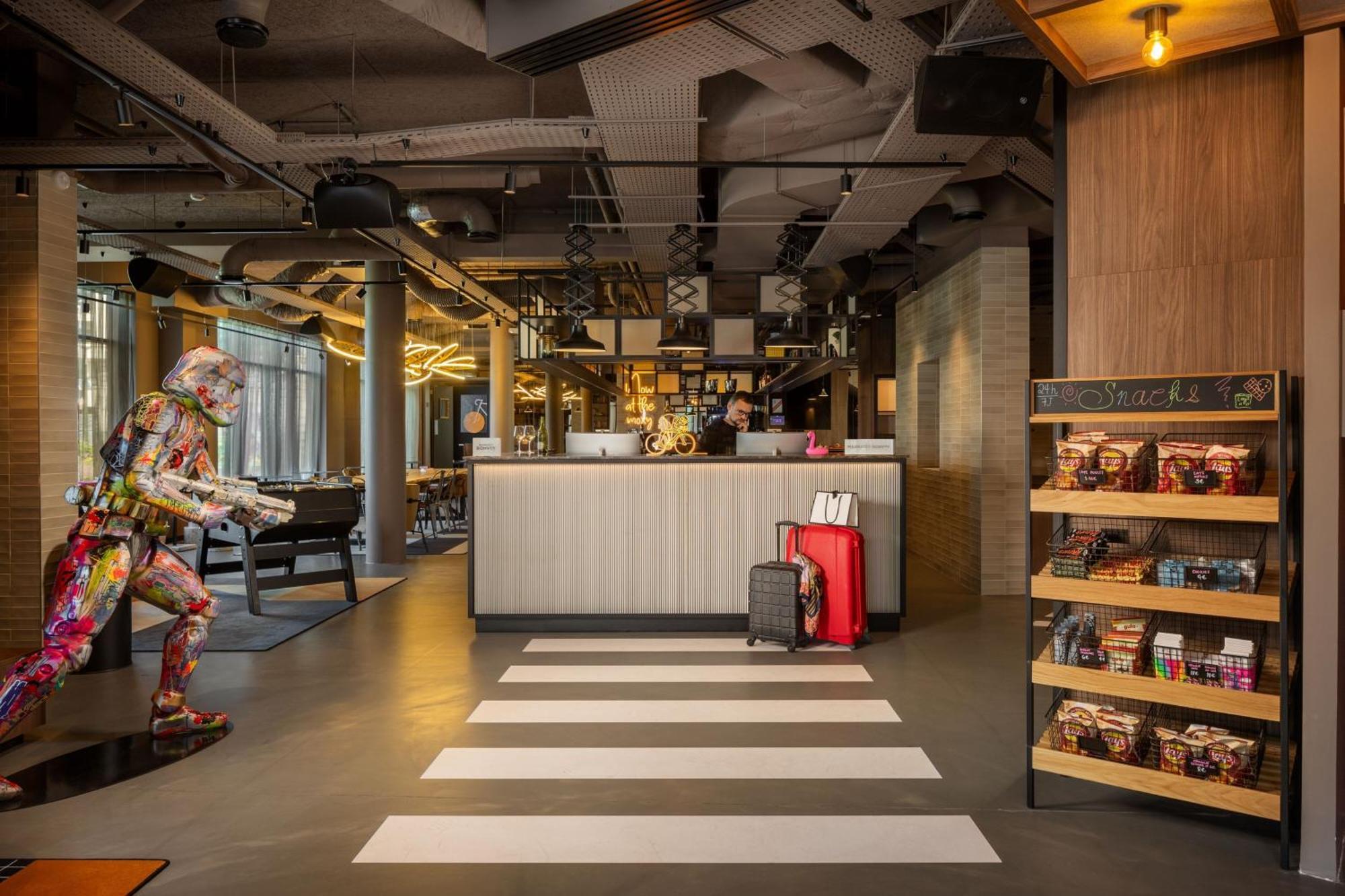 Moxy Paris Кламар Экстерьер фото