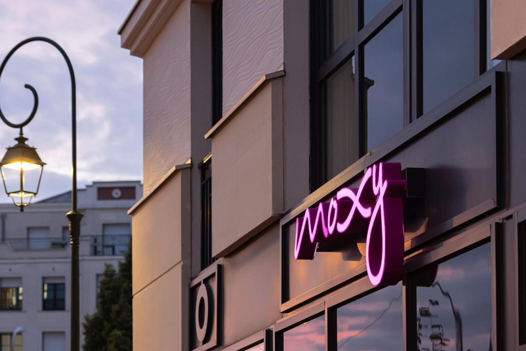 Moxy Paris Кламар Экстерьер фото