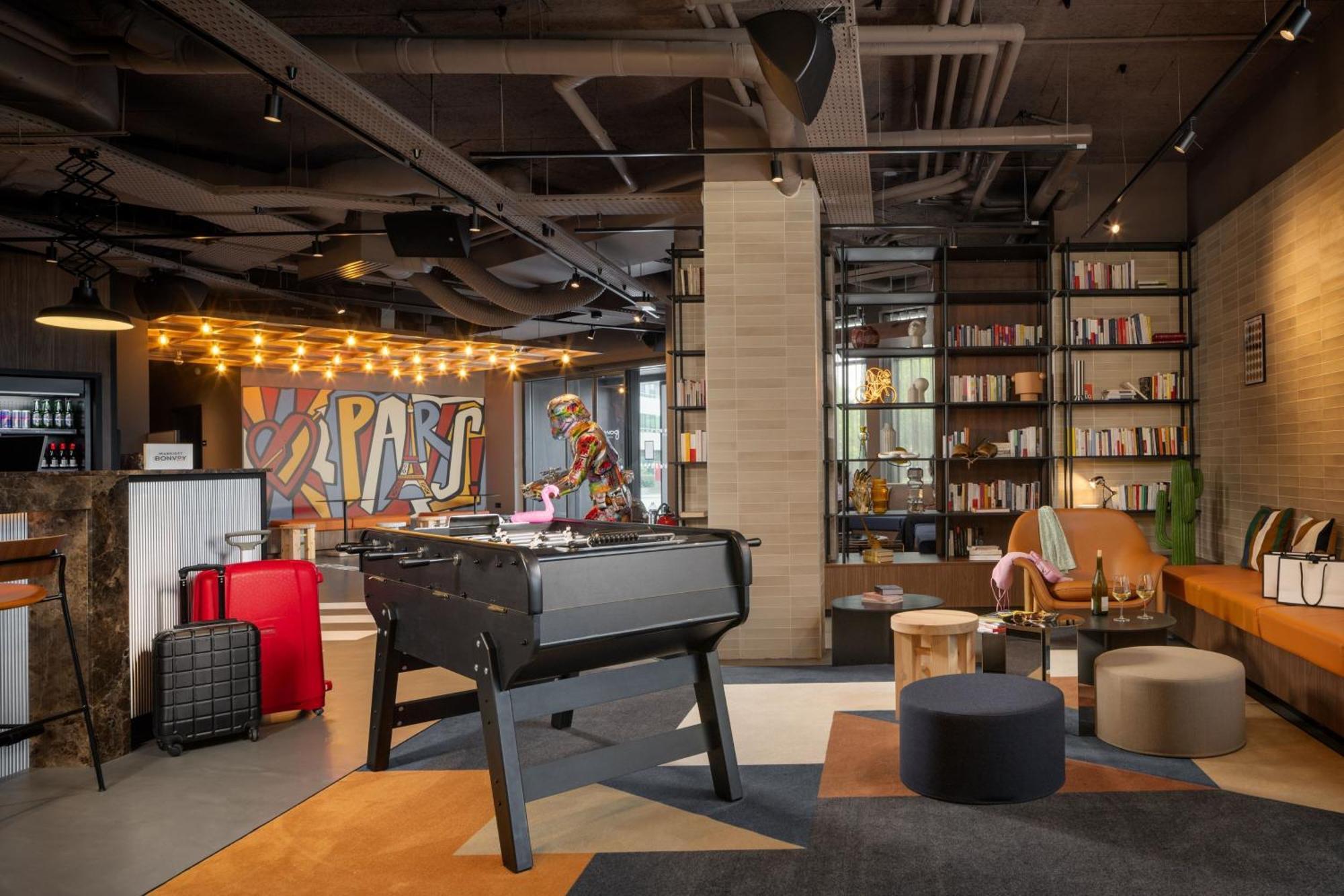 Moxy Paris Кламар Экстерьер фото