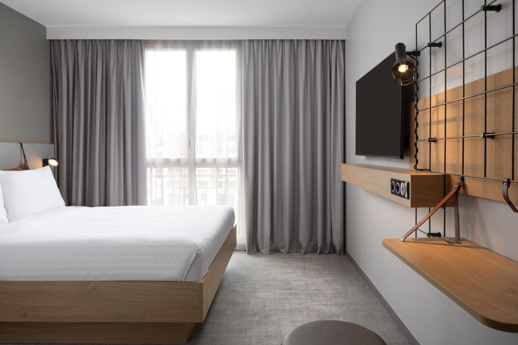 Moxy Paris Кламар Экстерьер фото