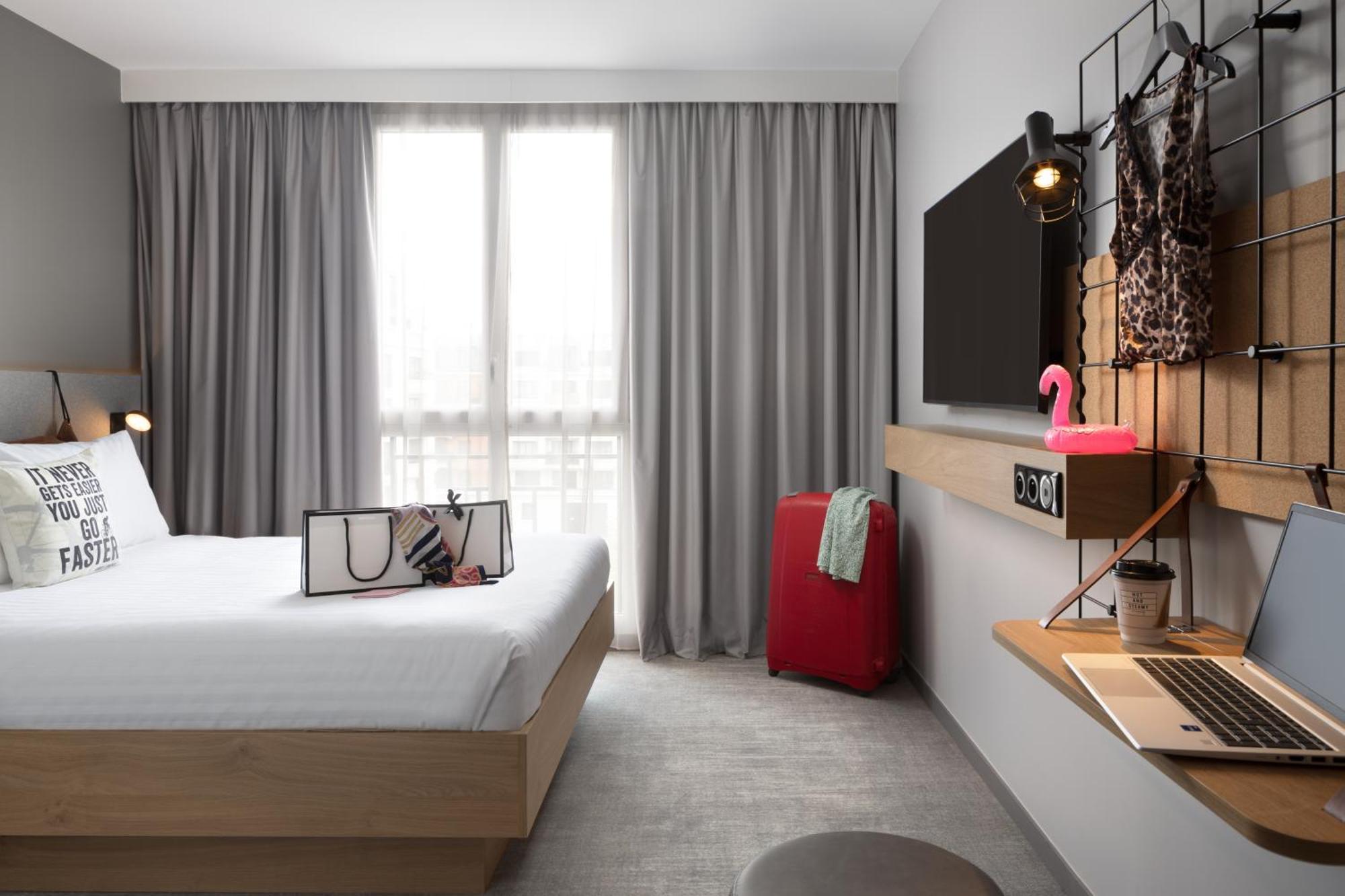 Moxy Paris Кламар Экстерьер фото